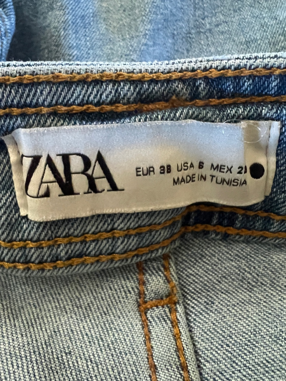 Zara High Rise Wide Leg Cropped Jeans Raw Hem Light Wash Size 6 - Picture 4 of 4